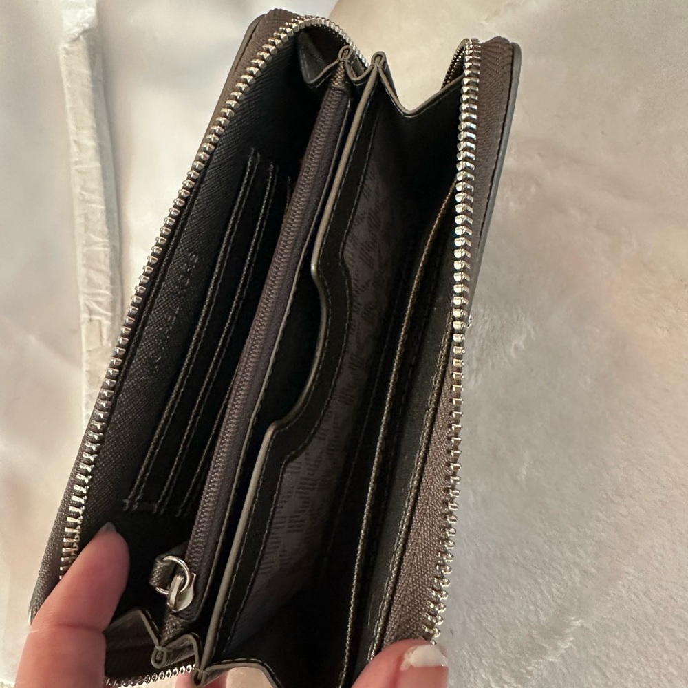 Michael Kors Metallic Shoulder Bag and Wallet - Picture 5 of 5